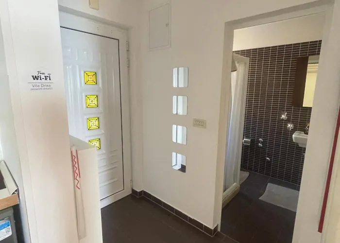 شقة Dinka أوباتيا